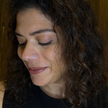 Round Zircon & Sapphire Nose Pin